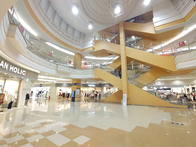 【イオンモール鳥取北*】1F セントラルコート