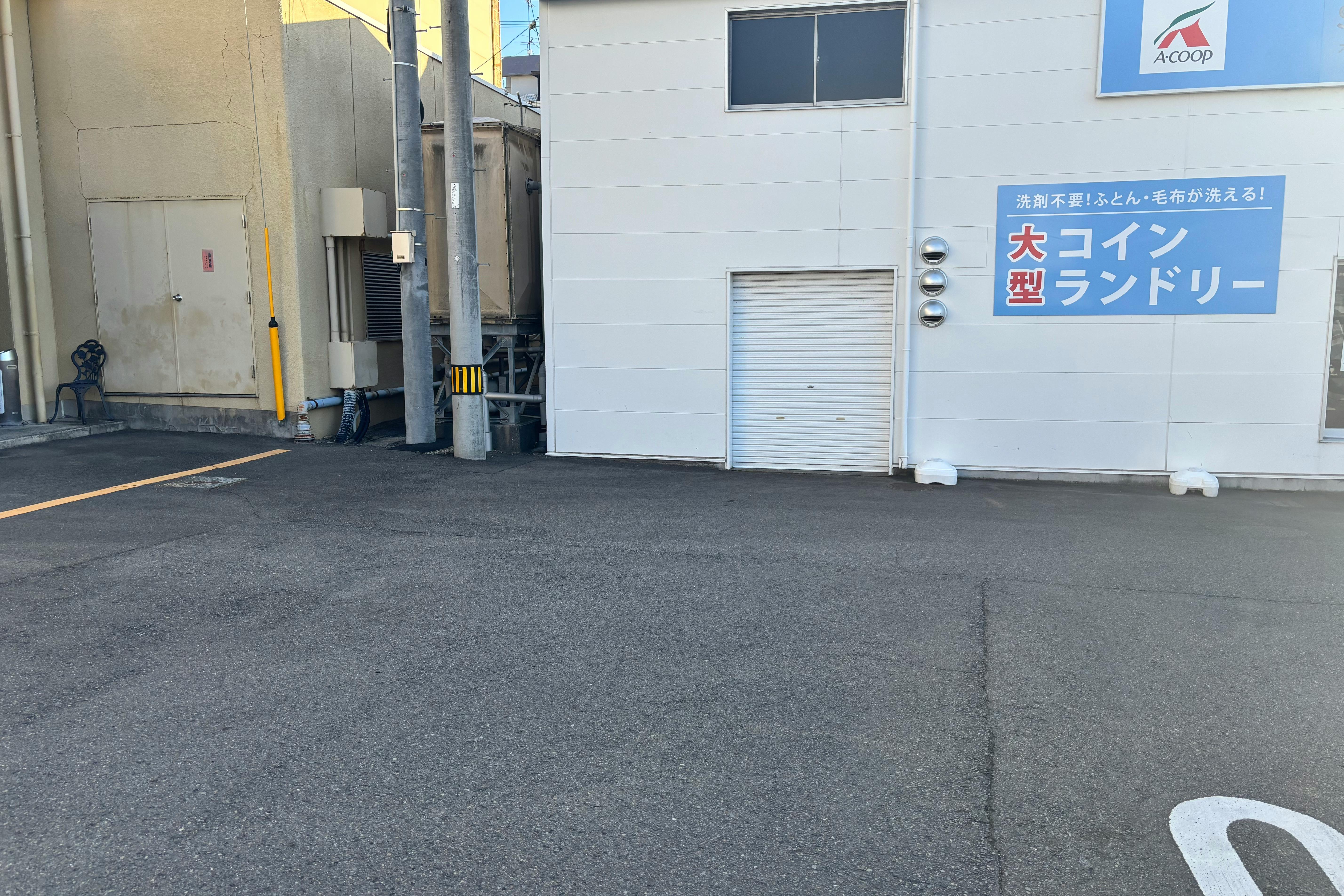 【Aコープハトマート山越店】食物販や販促イベントに最適なコインランドリー付近の屋外スペース
