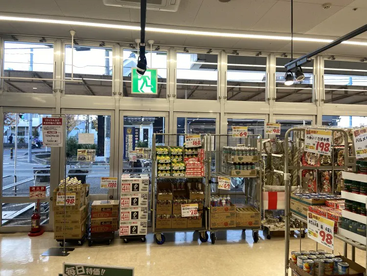 【マミーマート三芳】プロモーションに利用可能な青果側入り口付近のスペース