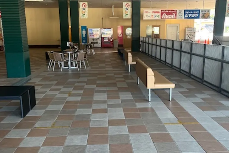 【フレスタモール カジル岩国】プロモーションに最適な2階しまむら前スペースの画像1