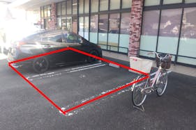 【ドラッグセイムス新宮緑ヶ丘店】キッチンカー出店やプロモーション催事に最適なドラッグストアの駐車場イベントスペース