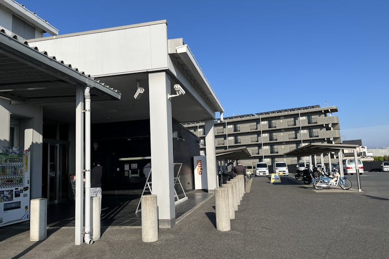 【マルハン中津店】キッチンカー出店やプロモーションなどに最適な入口前のスペースの画像2