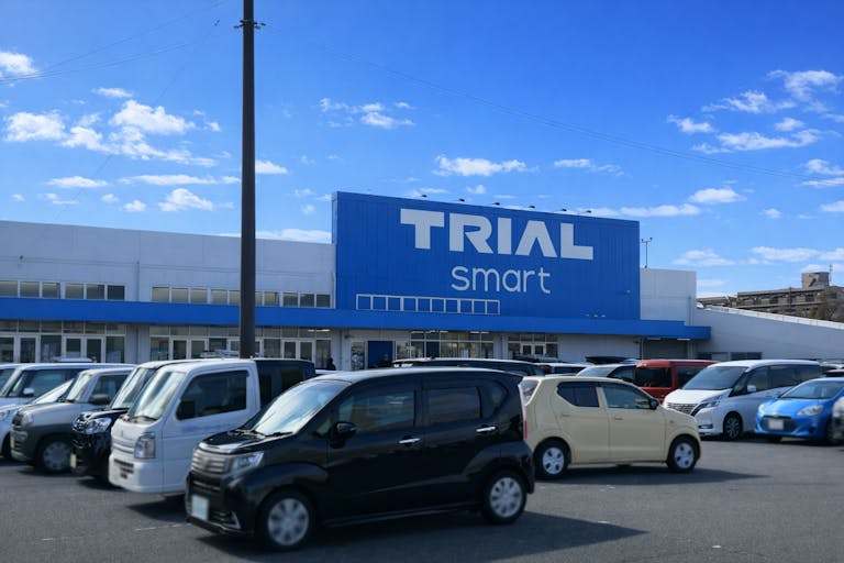 【スーパーセンタートライアル新下関店】販促プロモ活動に最適な『風除室ATM横』スペースの画像1