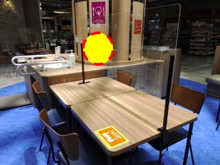 【イオンモール筑紫野】モール内広告 フードコートテーブルシールの画像