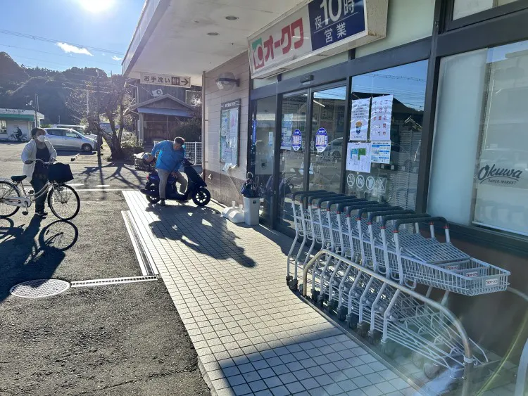 【オークワ古座川】販促キャンペーンやプロモーションイベントに適した催事スペース(軒下)