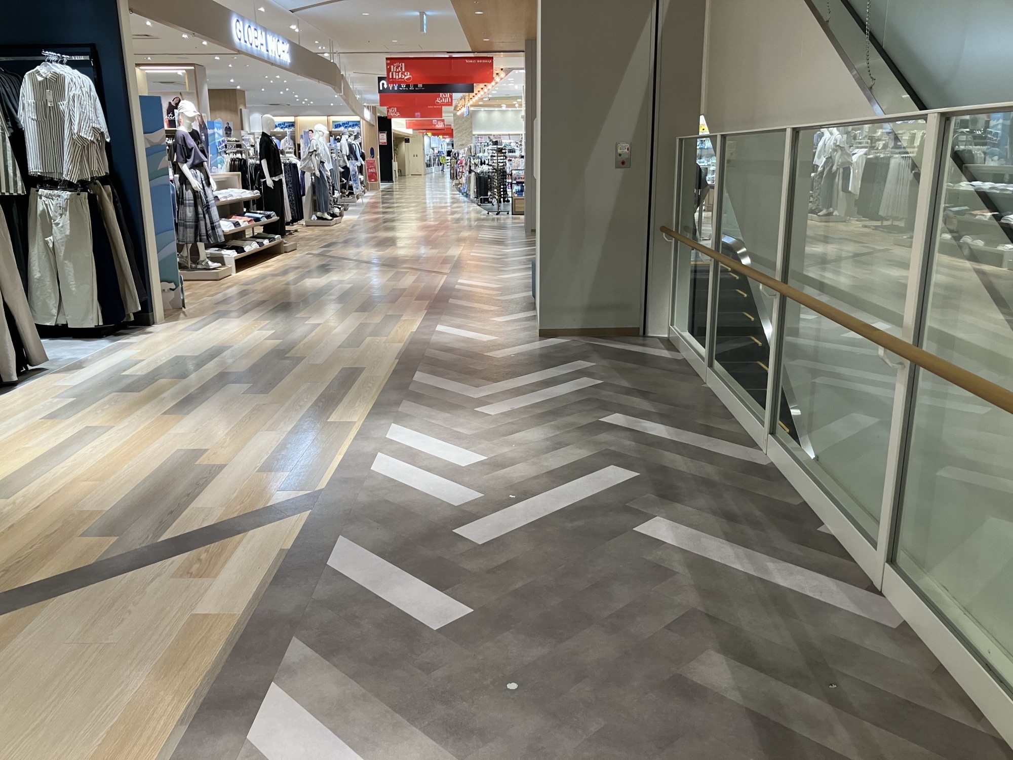 【KAMEIDO CLOCK】2階エスカレーター横 物販、食物販のポップアップストアや販促プロモーションに最適な催事イベントスペース