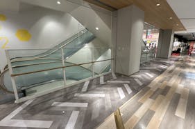 【KAMEIDO CLOCK】2階エスカレーター横 物販、食物販のポップアップストアや販促プロモーションに最適な催事イベントスペース