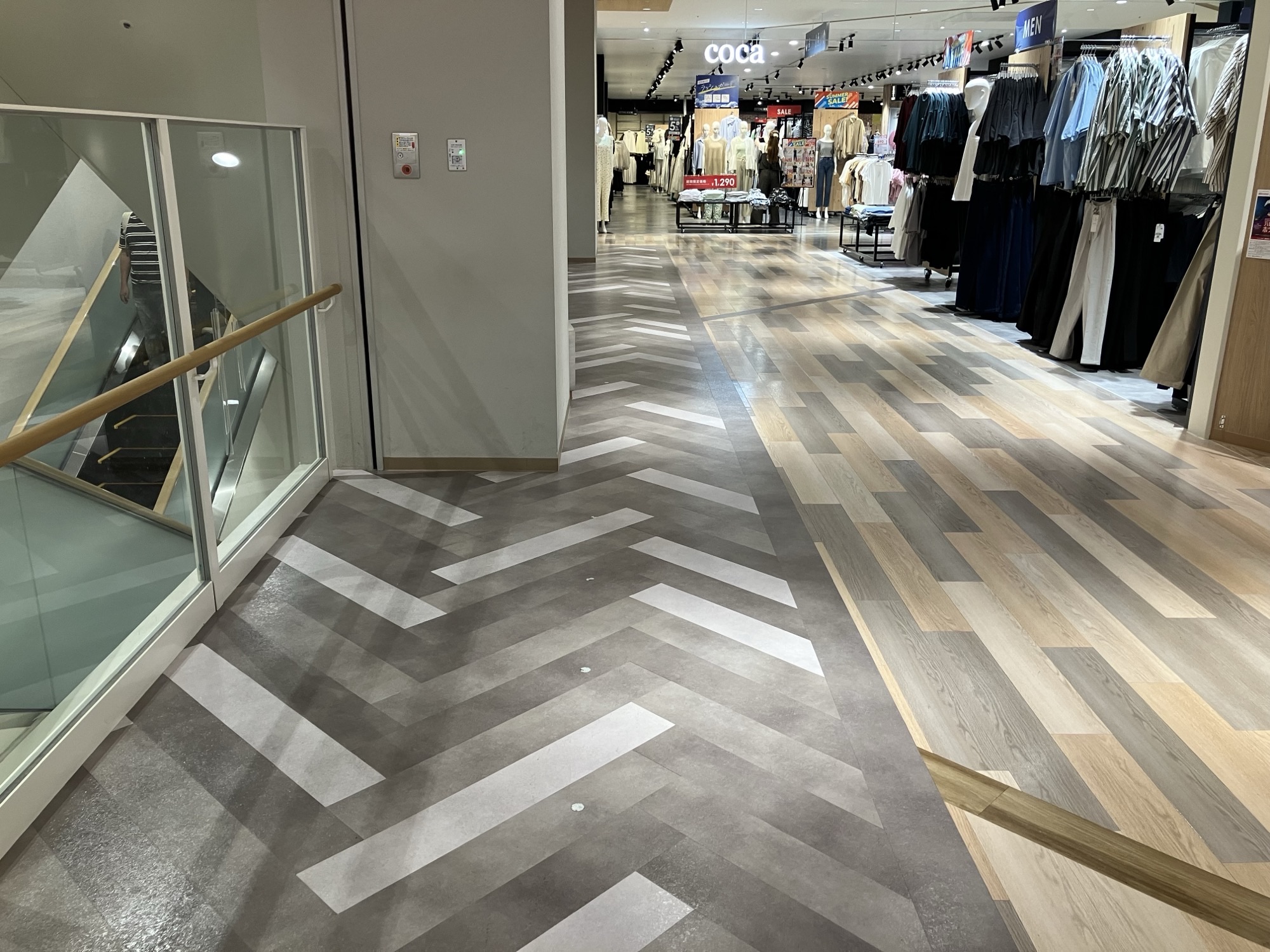 【KAMEIDO CLOCK】2階エスカレーター横 物販、食物販のポップアップストアや販促プロモーションに最適な催事イベントスペース