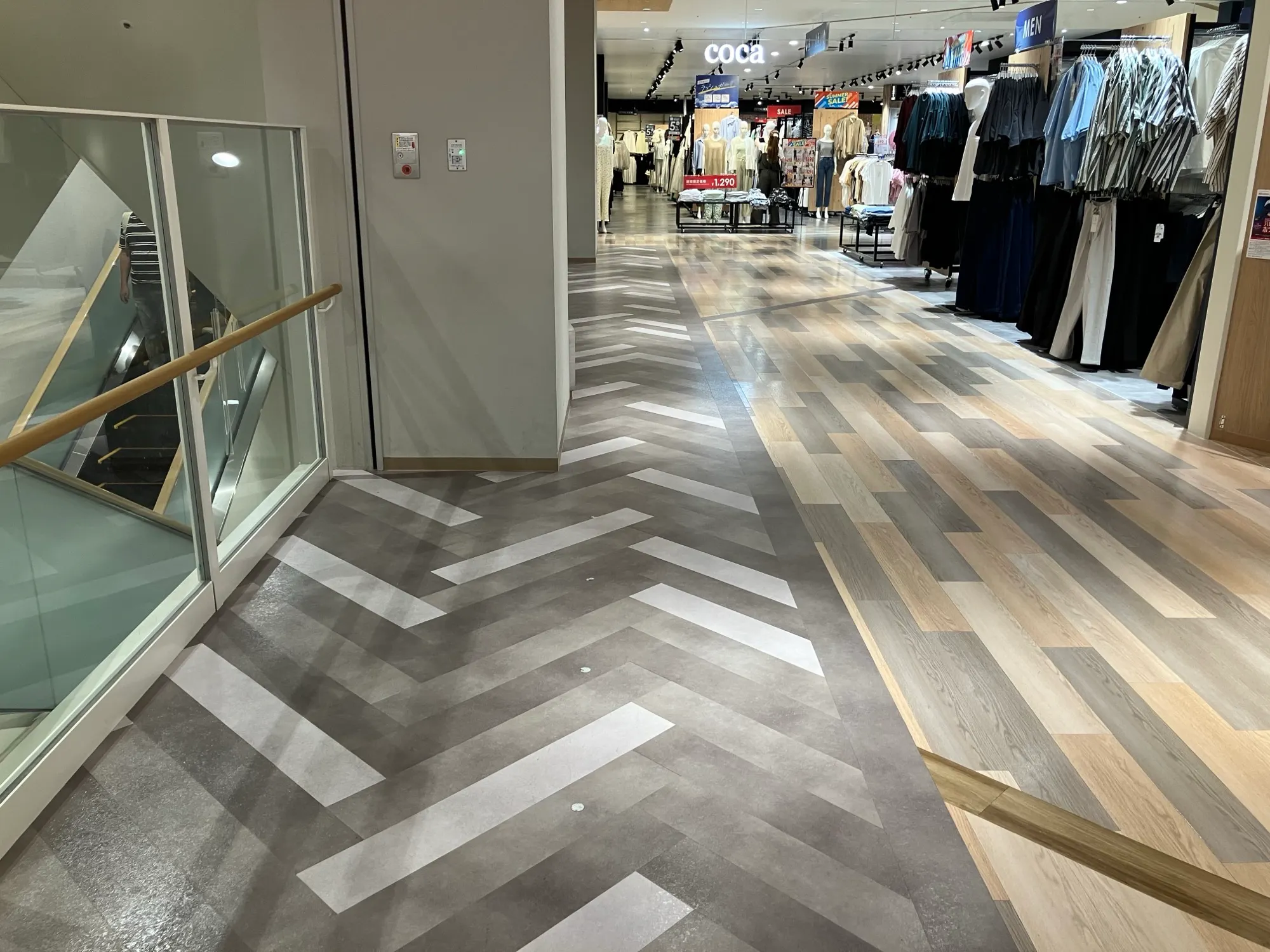 【KAMEIDO CLOCK】2階エスカレーター横 物販、食物販のポップアップストアや販促プロモーションに最適な催事イベントスペース