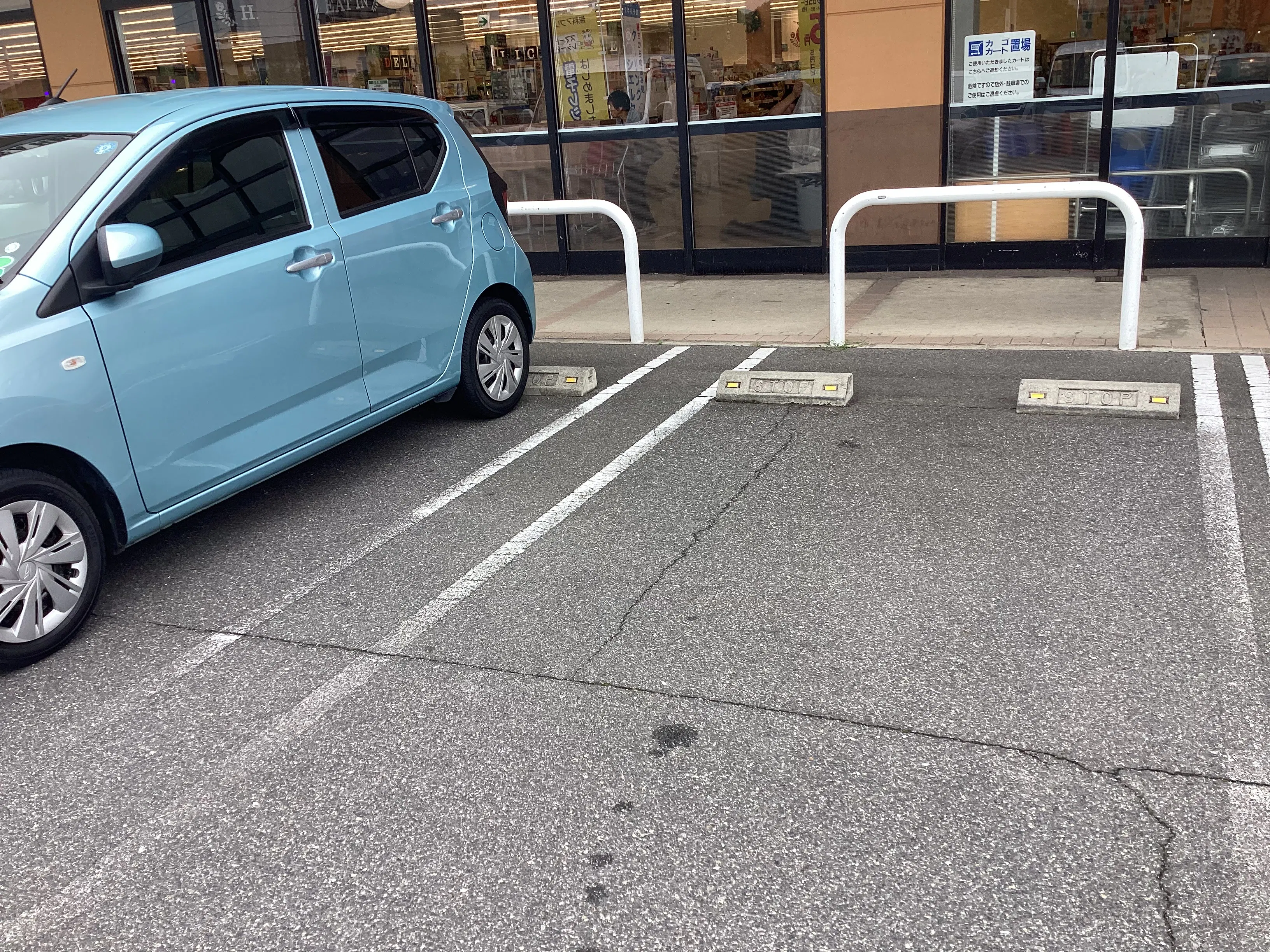 【天満屋ハピーズ井原店】駐車場 各種プロモーション、会員獲得イベントに最適な屋外催事イベントスペース