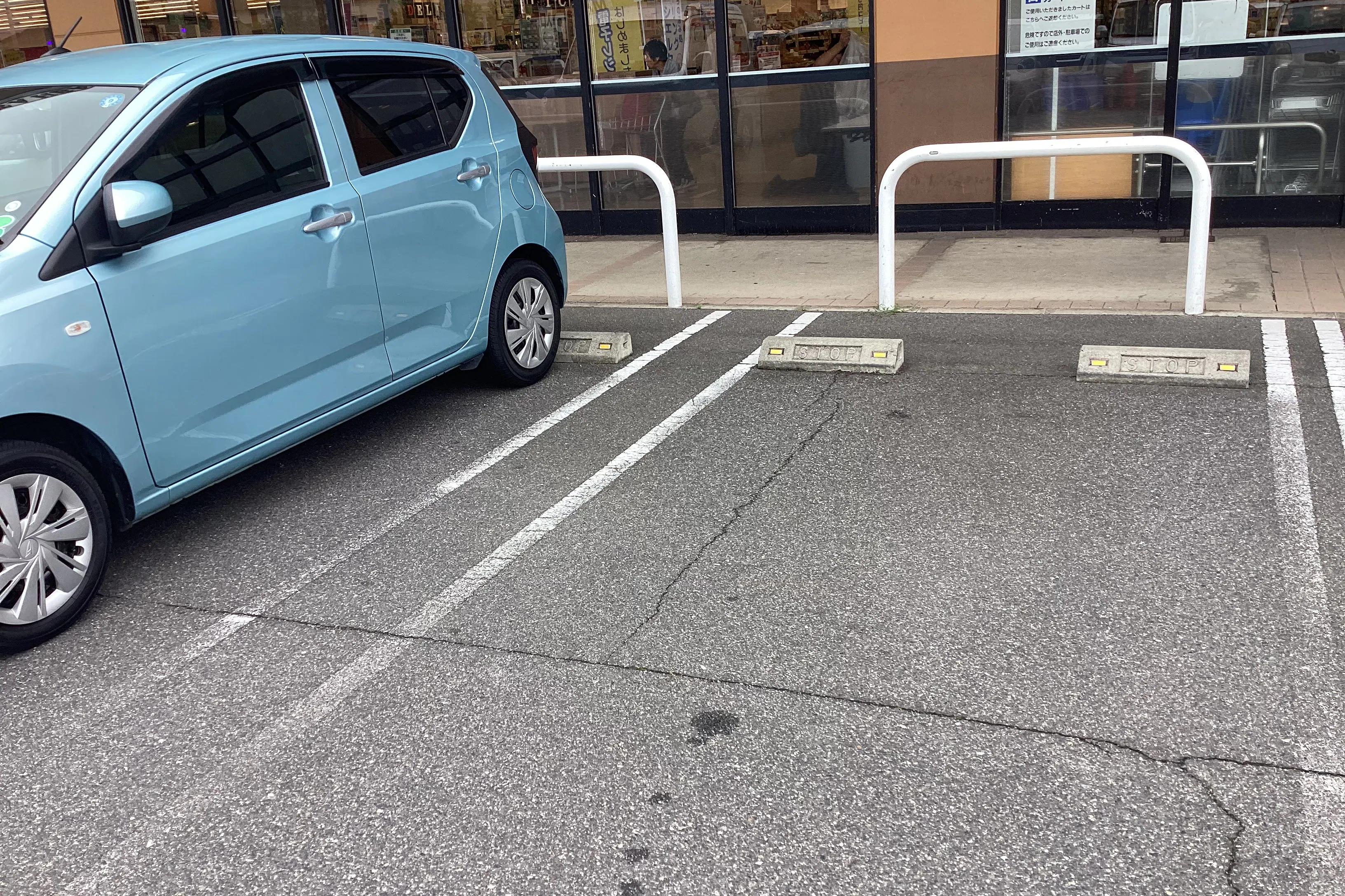 【天満屋ハピーズ井原店】駐車場 各種プロモーション、会員獲得イベントに最適な屋外催事イベントスペース