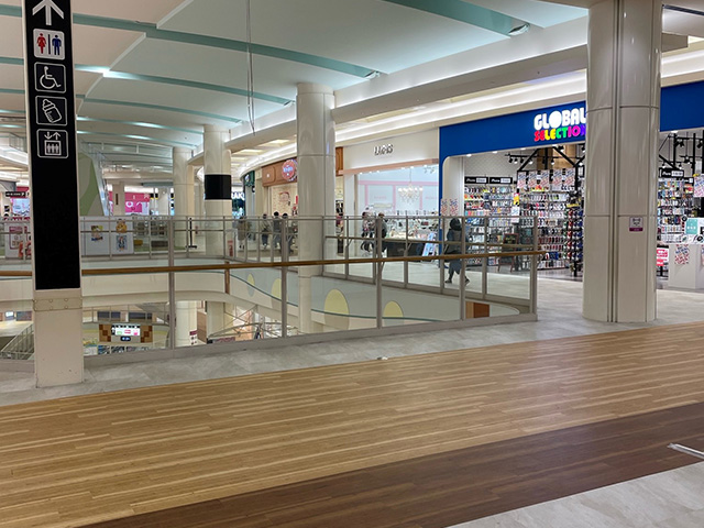 【イオンモール八幡東】⑨3Ｆ中央エスカレーター横Ａ(タイムステーション）