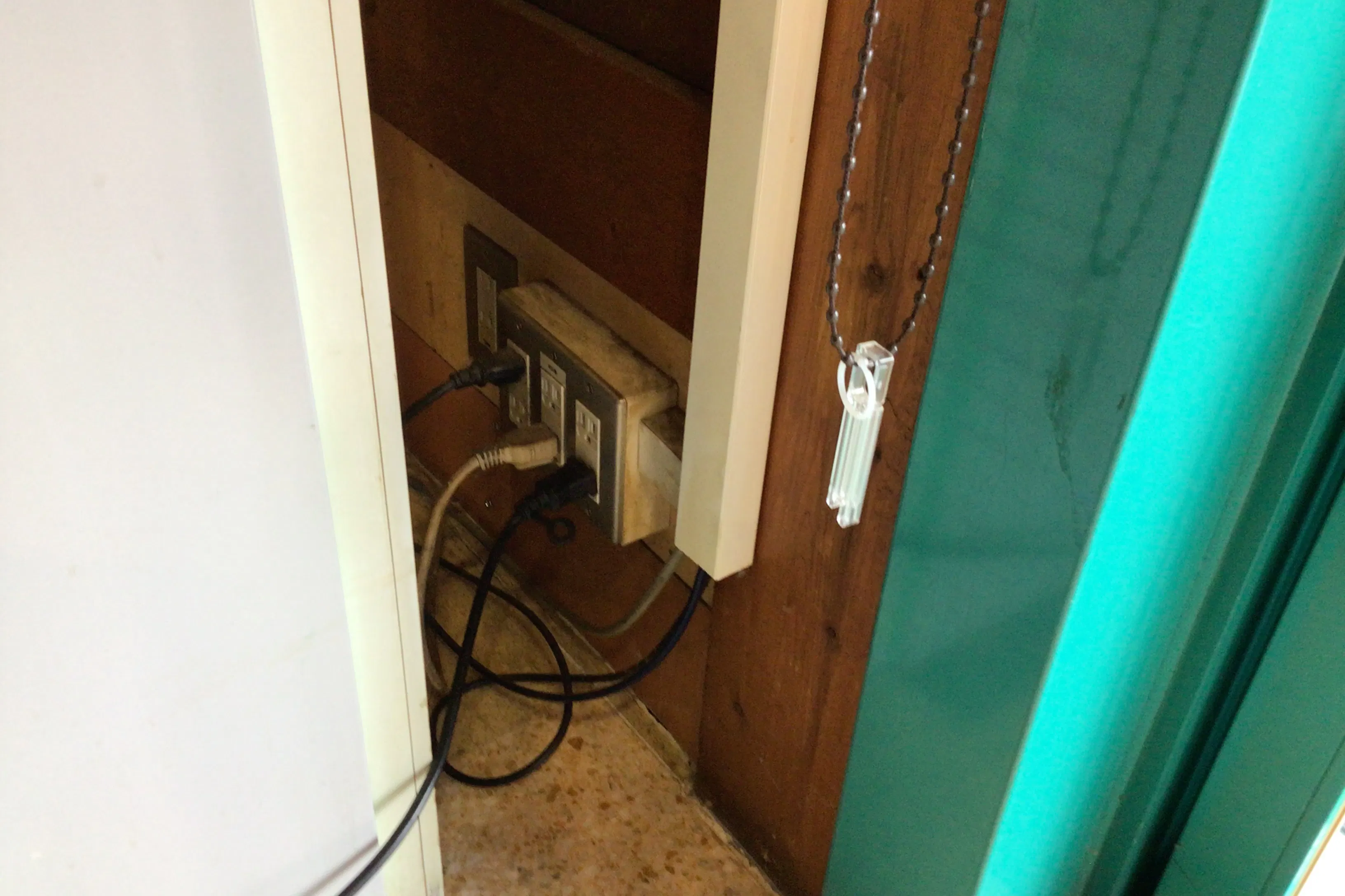 【ダイナム白河店】キッチンカーやプロモーションイベントの開催に最適なアミューズメント施設のイベントスペース(出入口前)