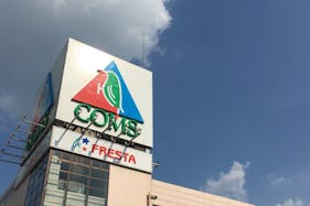 【コムズ安佐パーク】プロモーションイベント、物販に利用可能な正面入り口エントランスの半屋外スペース