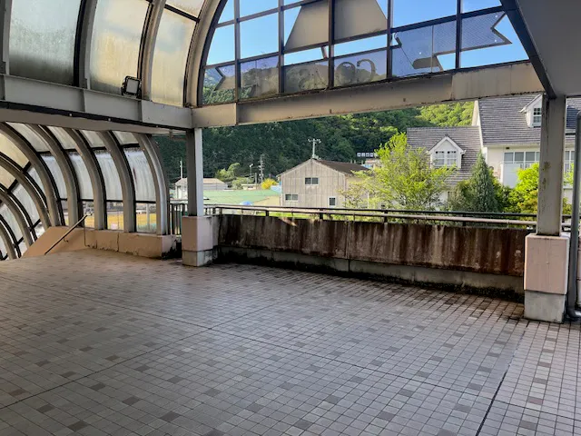 【コムズ安佐パーク】プロモーションイベント、物販に利用可能な正面入り口エントランスの半屋外スペース