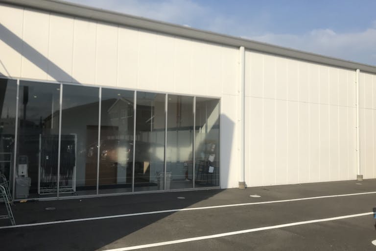 【スーパーセンタートライアル東開店】キッチンカー(調理営業)出店限定/屋外スペースの画像1