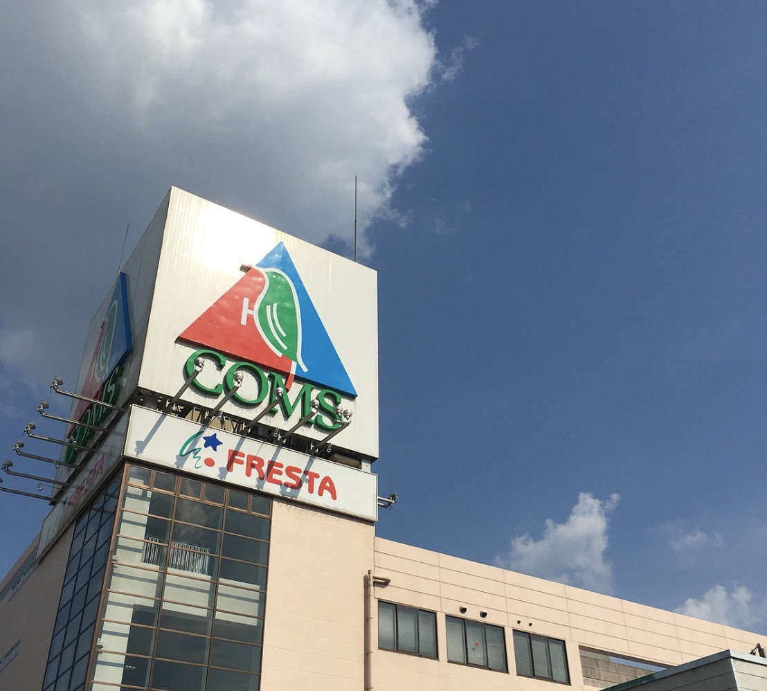 【コムズ安佐パーク】プロモーションイベント、物販に利用可能な正面入り口エントランスの屋外スペース