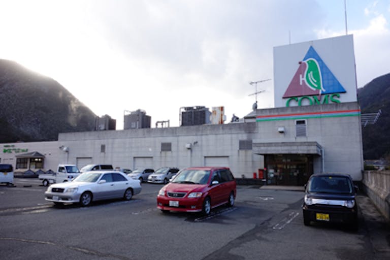 【コムズ安佐パーク】プロモーションイベント、物販に利用可能な正面入り口エントランスの屋外スペースの画像2