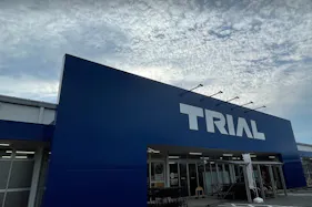 【スーパーセンタートライアル豊前店】【ポーチ前:右側】トライアルマルシェ(キッチンカー/テント・スペース)