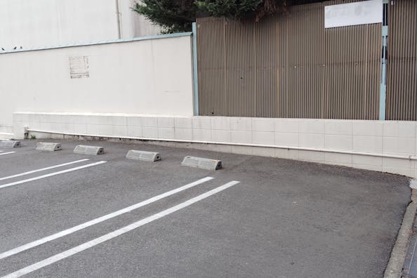 【フィッシングマックス芦屋店】キッチンカーやプロモーションに最適な入口の駐車場スペース