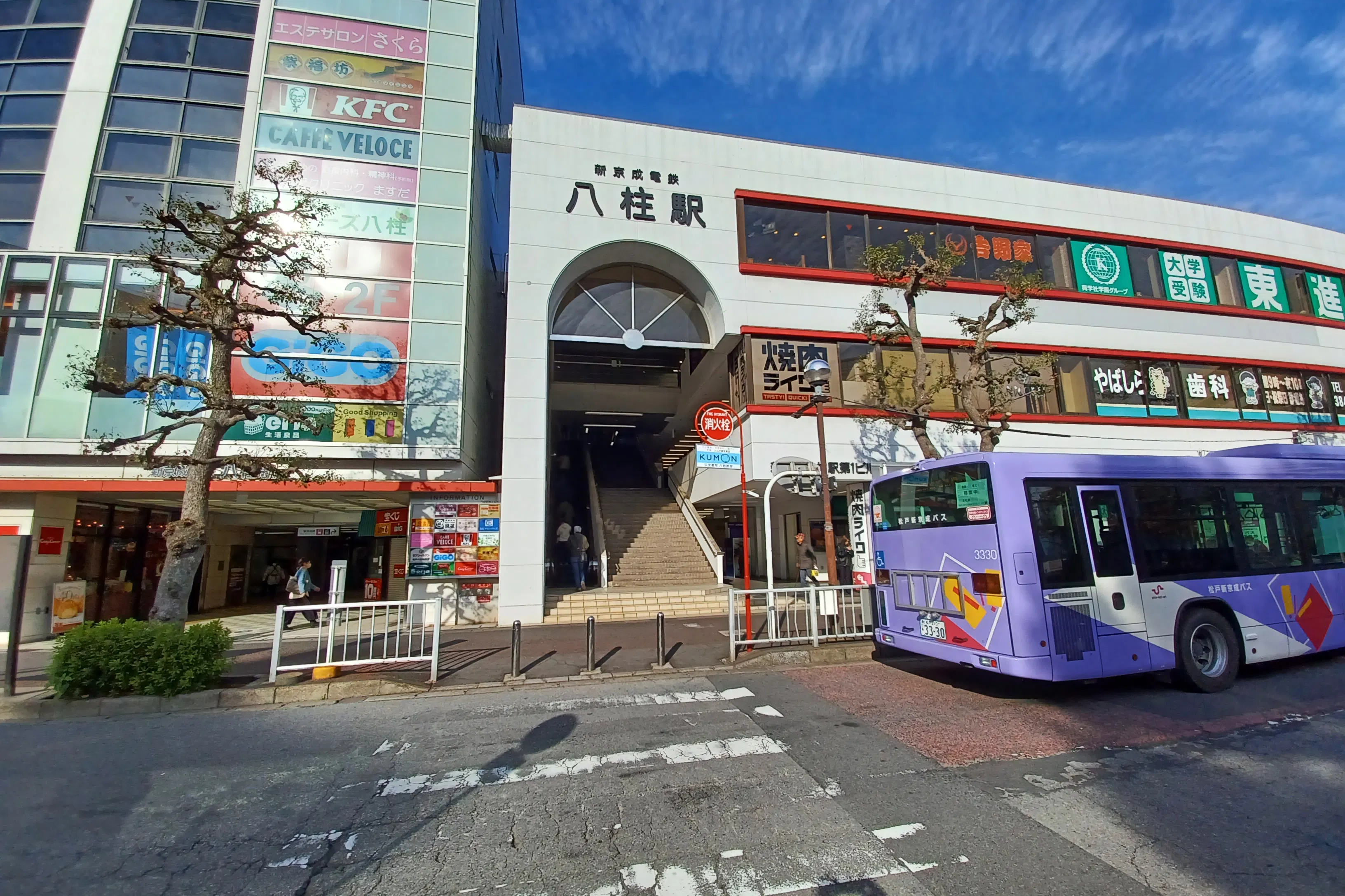 【八柱駅】(改札外)食物販やポップアップストアに最適な人の流動が多い改札前コンコース