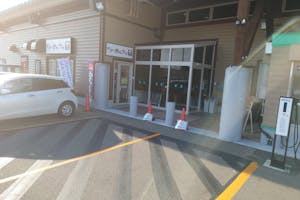 【ダイナム福井丸岡店】キッチンカーや各種プロモーションに最適なアミューズメント施設のイベントスペース(めん六や前)