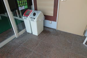 【ダイナム福井丸岡店】キッチンカーや各種プロモーションに最適なアミューズメント施設のイベントスペース(めん六や前)