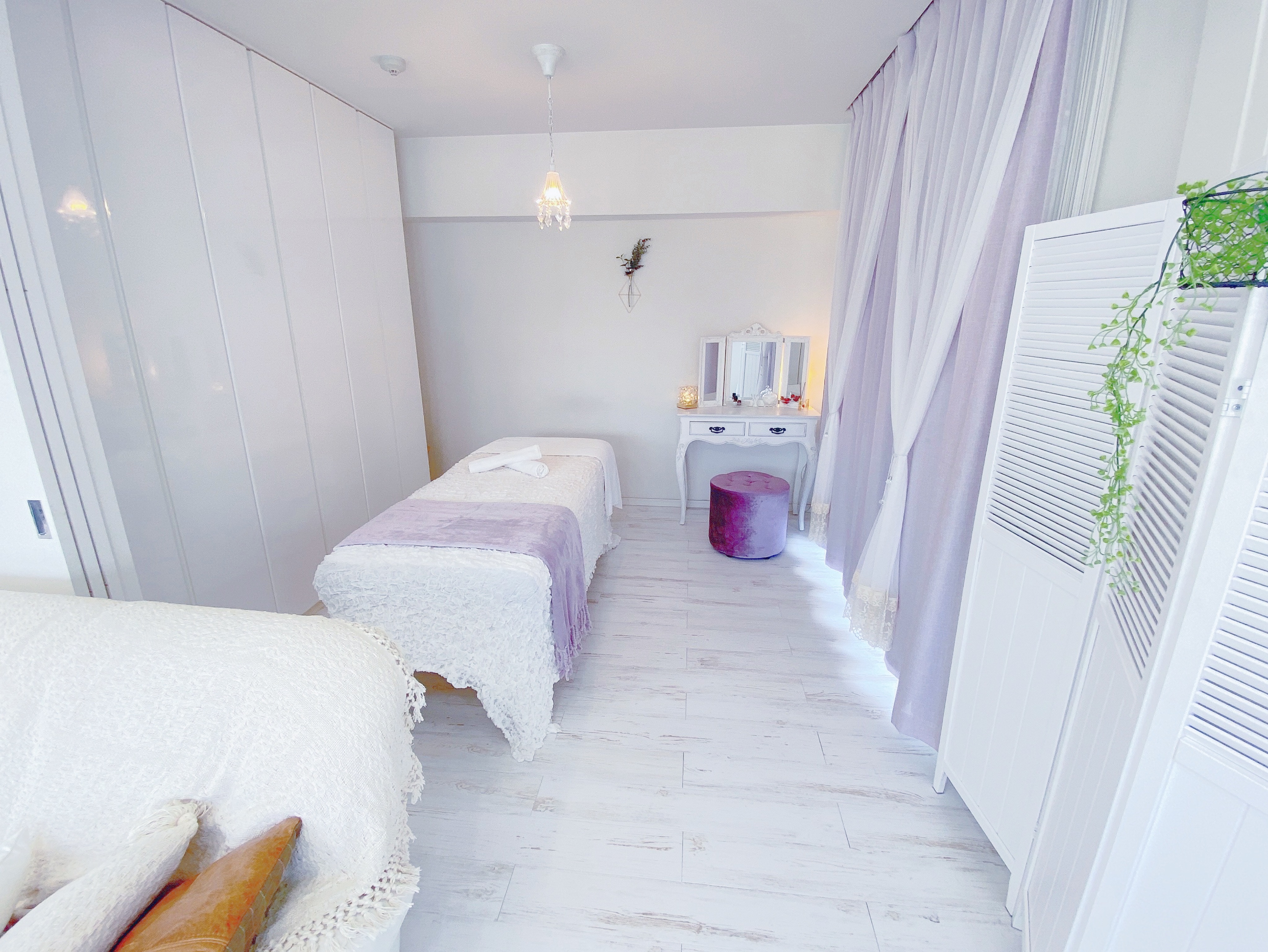 【代官山駅4分】雑誌のインタビュー撮影やYouTubeのライブ配信に最適な自然光豊かでネット環境や備品が充実したヘアサロン内撮影スタジオ