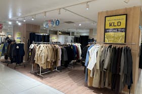 【町田モディ】2階 カレンダリウムD07【食物販・物販】木目調のオシャレなスペース、雑貨・アパレルにおすすめ