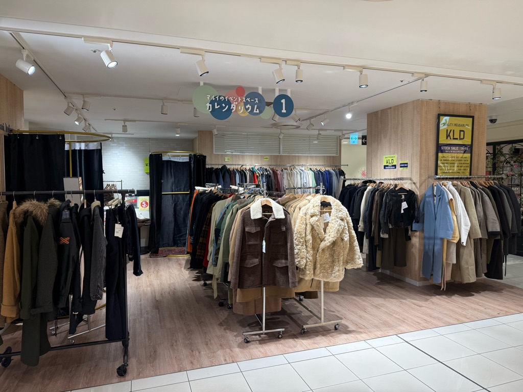 【町田モディ】2階 カレンダリウムD07【食物販・物販】木目調のオシャレなスペース、雑貨・アパレルにおすすめ