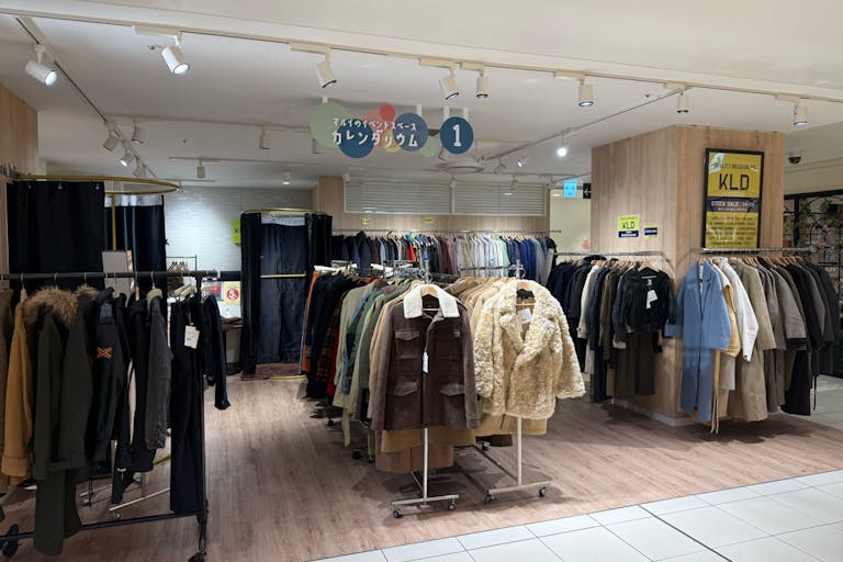 【町田モディ】2階 カレンダリウムD07【食物販・物販】木目調のオシャレなスペース、雑貨・アパレルにおすすめの画像17