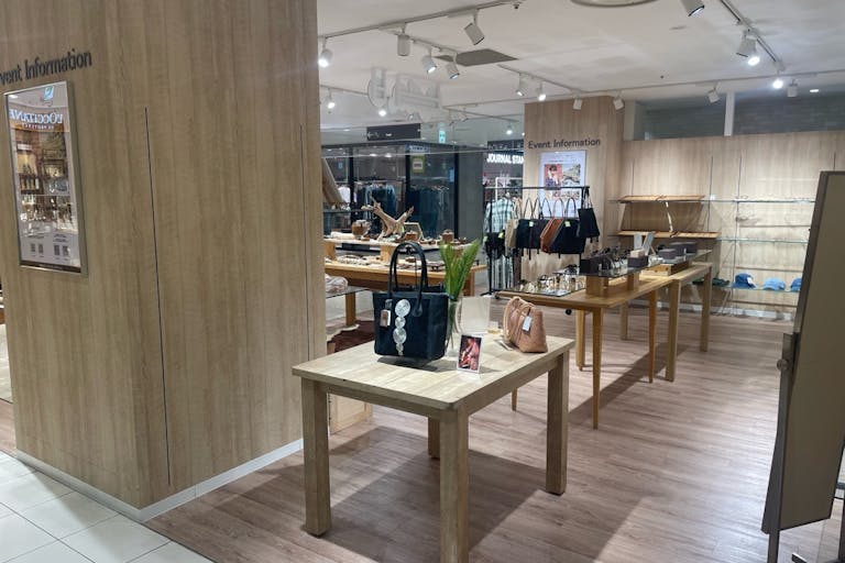 【町田モディ】2階 カレンダリウムD07【食物販・物販】木目調のオシャレなスペース、雑貨・アパレルにおすすめの画像3