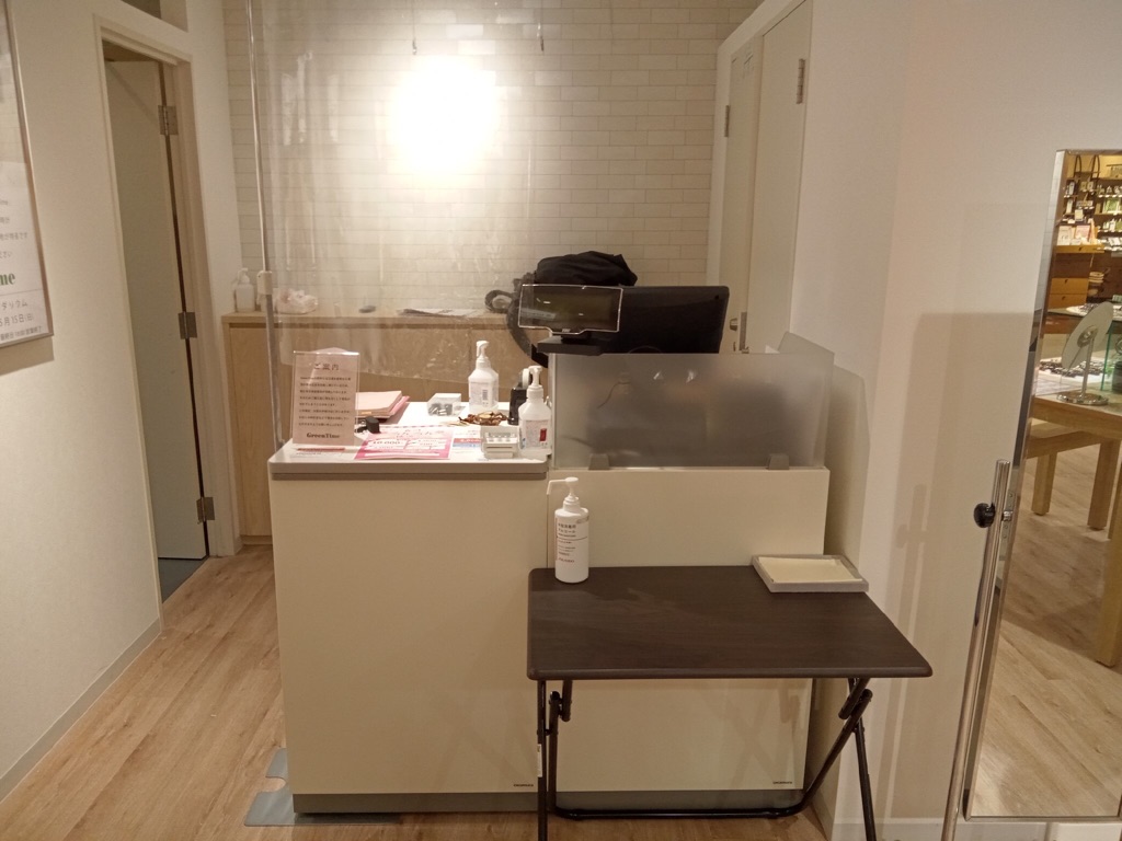 【町田モディ】2階 カレンダリウムD07【食物販・物販】木目調のオシャレなスペース、雑貨・アパレルにおすすめ