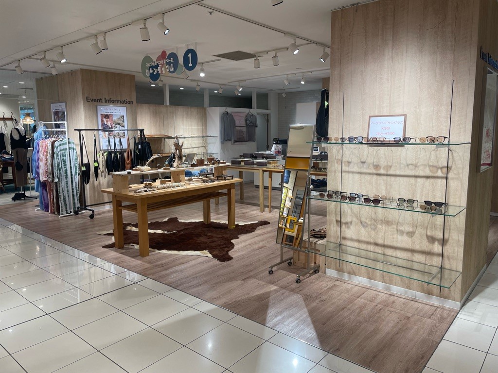 【町田モディ】2階 カレンダリウムD07【食物販・物販】木目調のオシャレなスペース、雑貨・アパレルにおすすめ