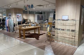 【町田モディ】2階 カレンダリウムD07【食物販・物販】木目調のオシャレなスペース、雑貨・アパレルにおすすめ