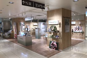 【町田モディ】2階 カレンダリウムD07【食物販・物販】木目調のオシャレなスペース、雑貨・アパレルにおすすめ