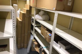 【町田モディ】2階 カレンダリウムD07【食物販・物販】木目調のオシャレなスペース、雑貨・アパレルにおすすめ