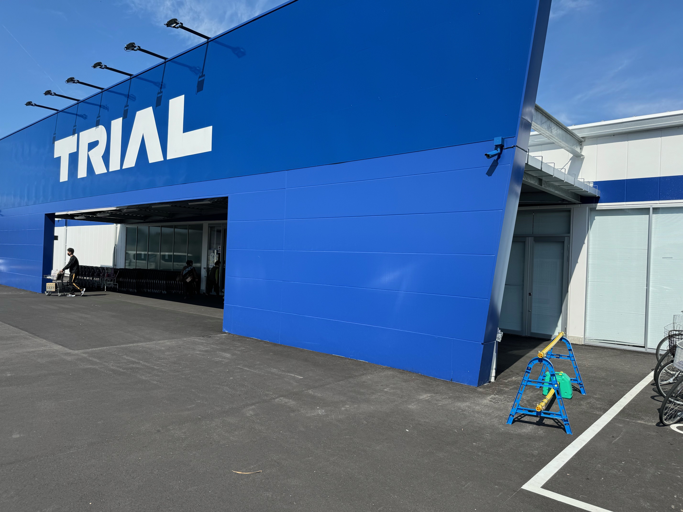 【スーパーセンタートライアル坂ノ市店】キッチンカー（調理営業）出店限定/屋外スペース