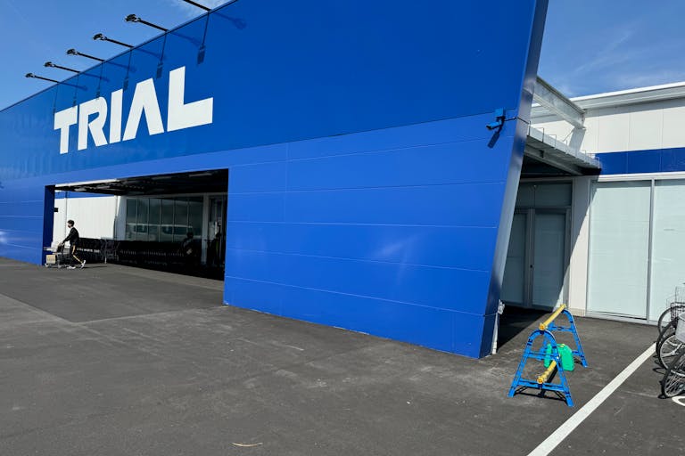 【出店場所】ポーチ前