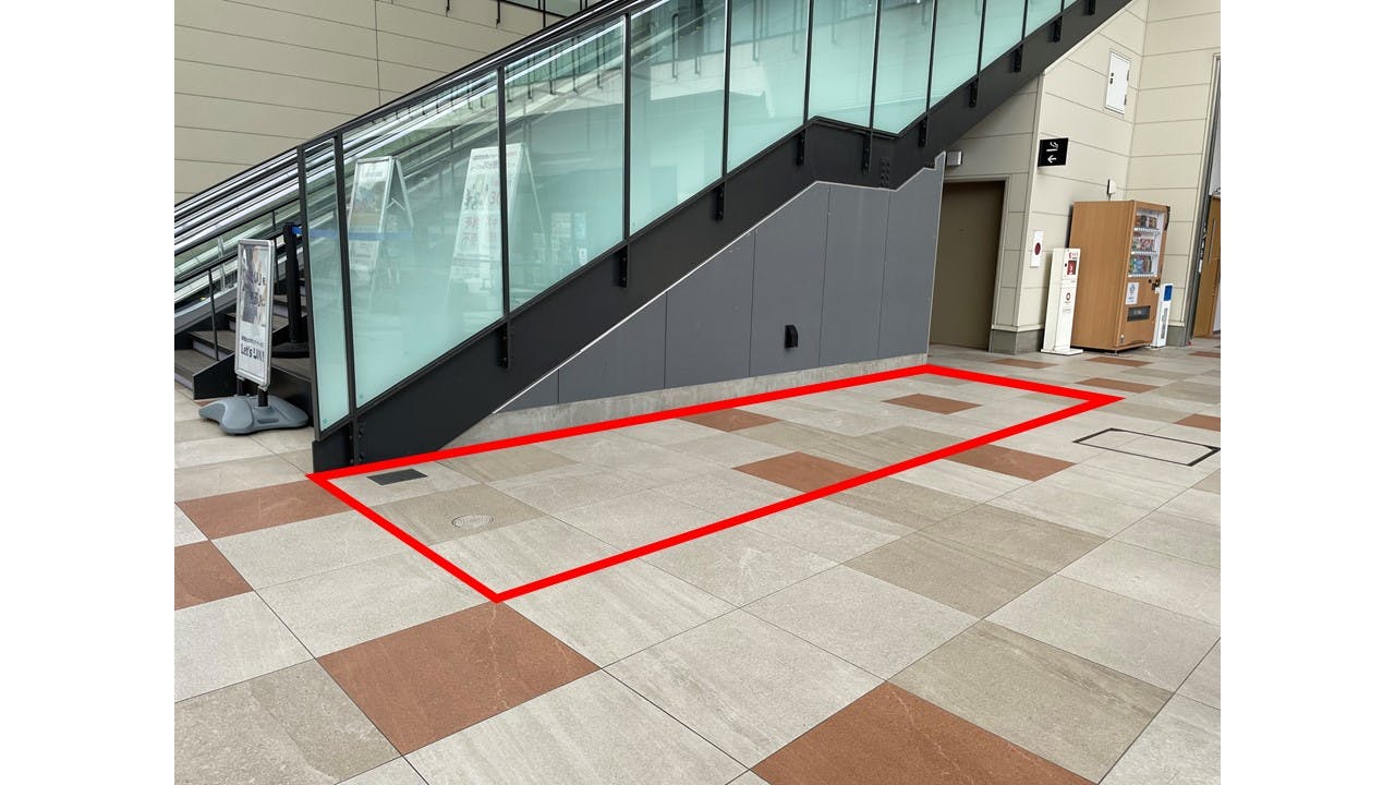 【BRANCH福岡下原】プロモーションや物販用途での利用が可能な商業施設のエスカレーター横スペース
