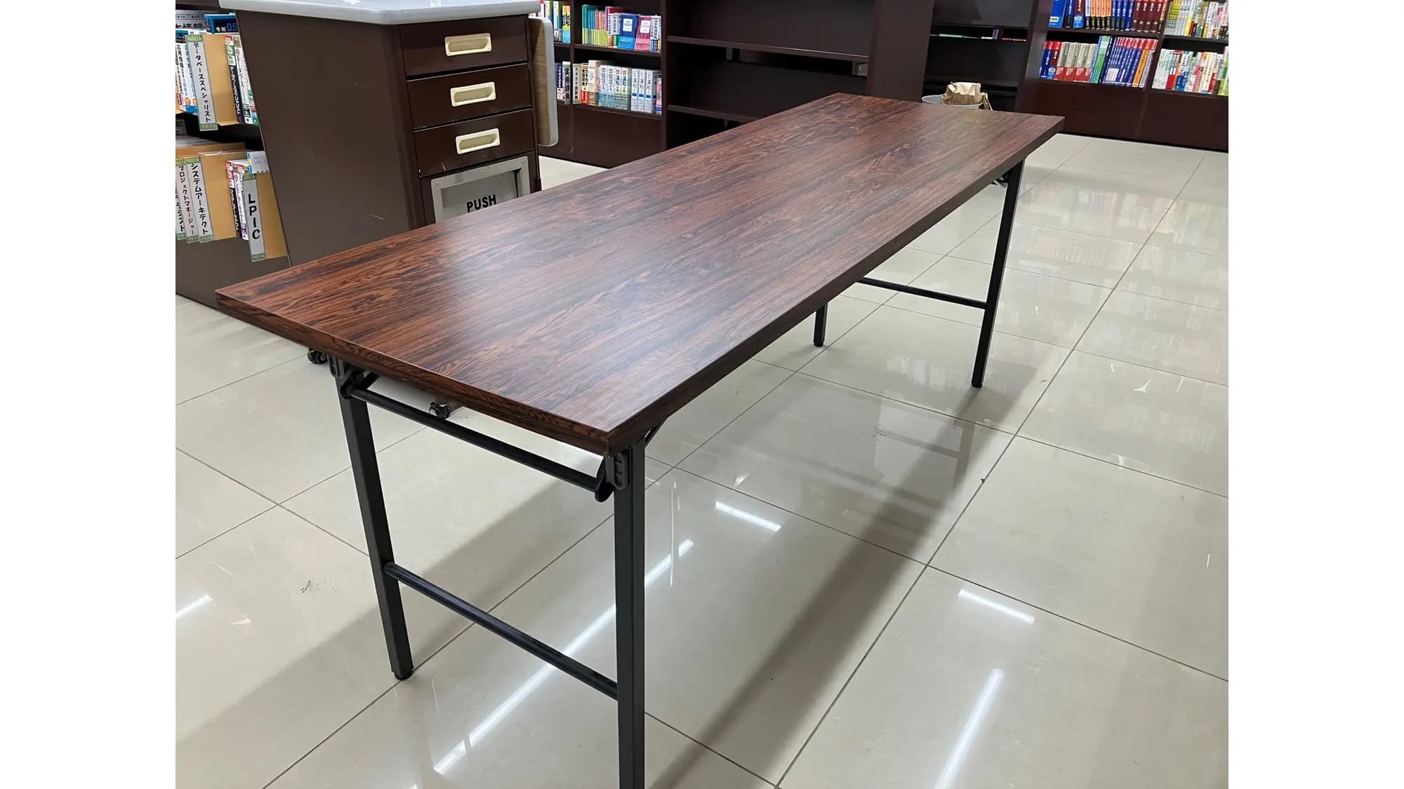 【明屋書店MEGA新下関店】新下関駅から13分！プロモーションや物販に最適な書店エントランスの催事スペース