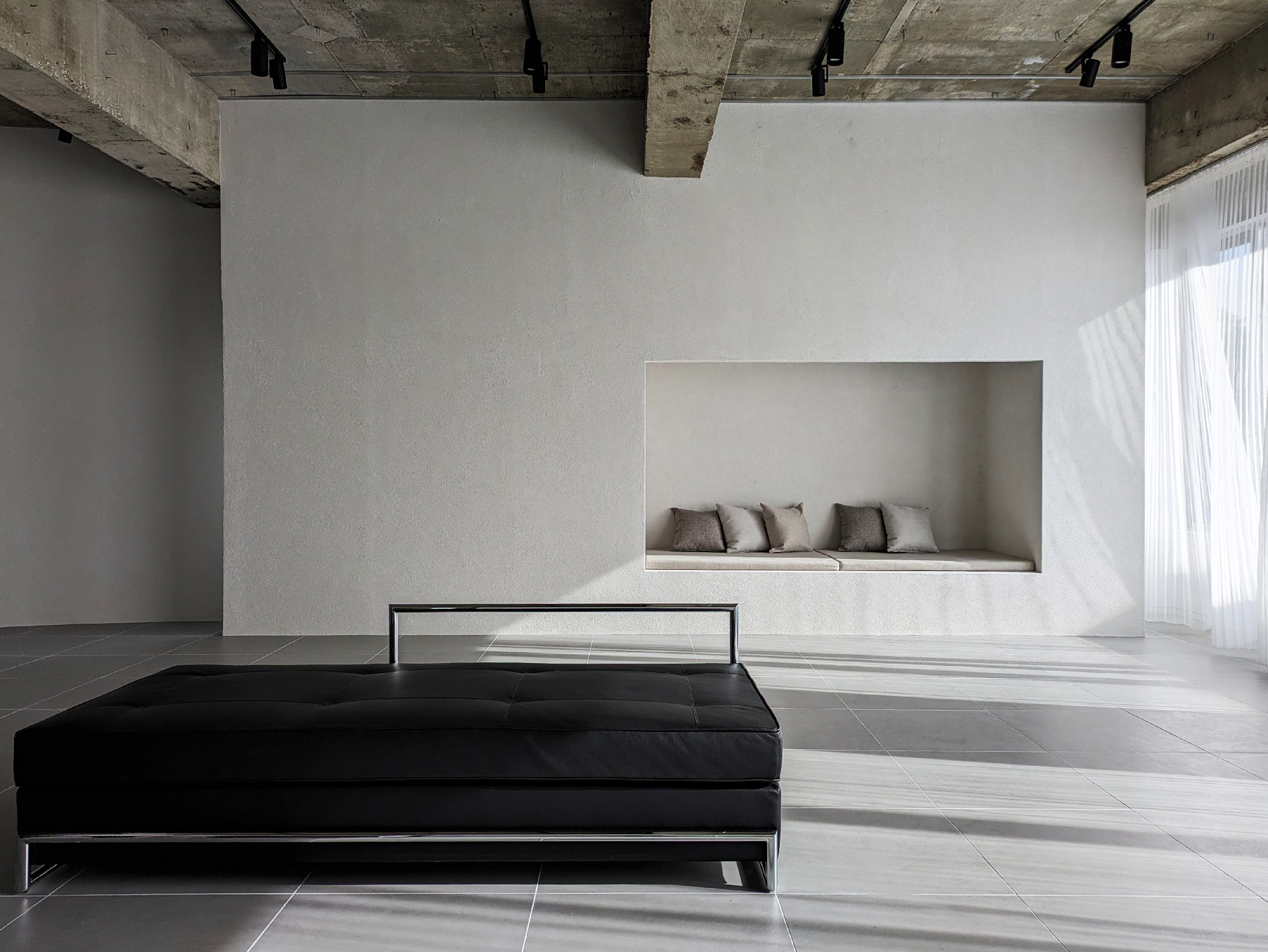 【栄駅10分】ポップアップストアや展示会に最適なグレーを基調とした100㎡以上あるレンタルスペース