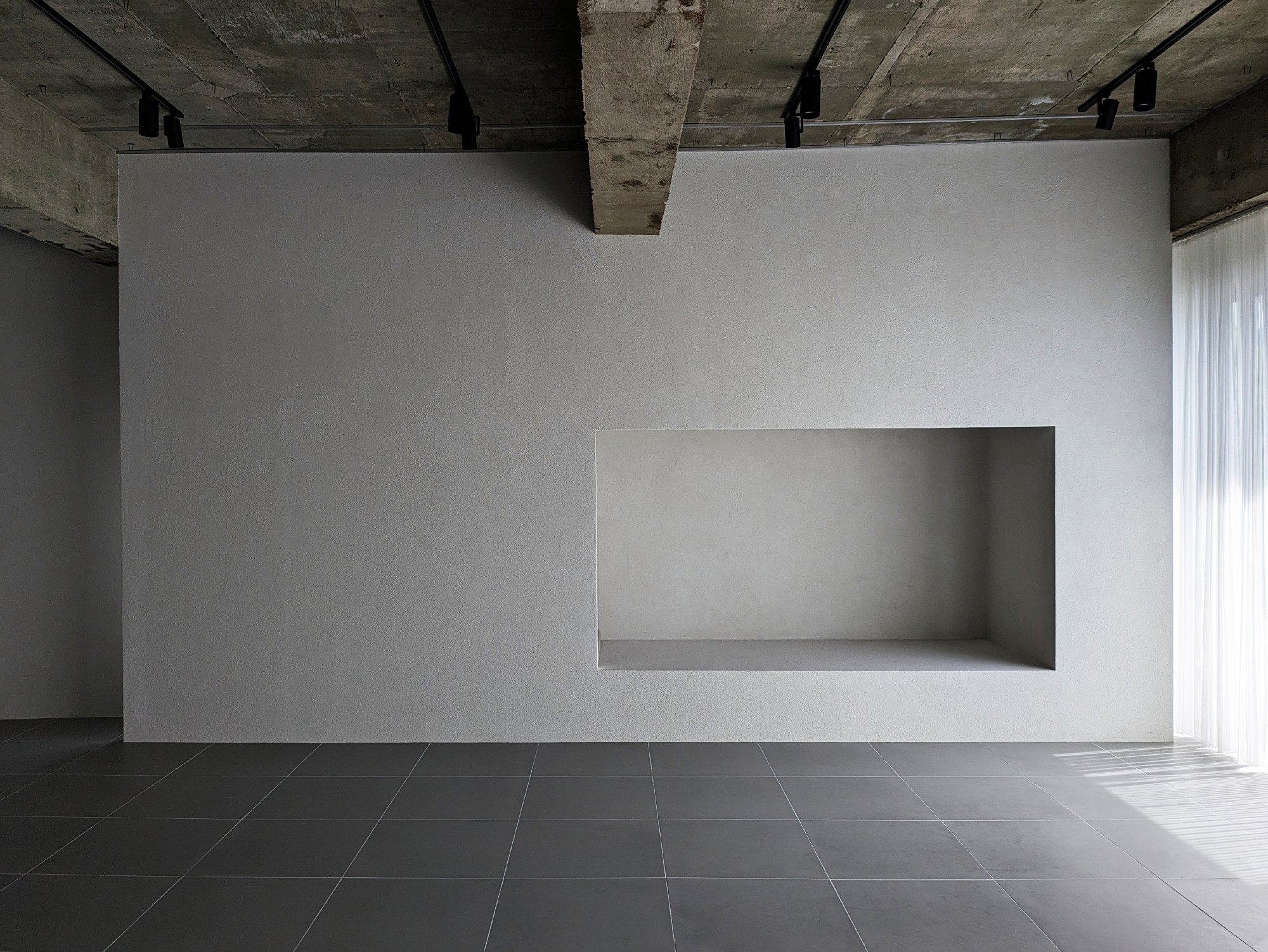 【栄駅10分】ポップアップストアや展示会に最適なグレーを基調とした100㎡以上あるレンタルスペース