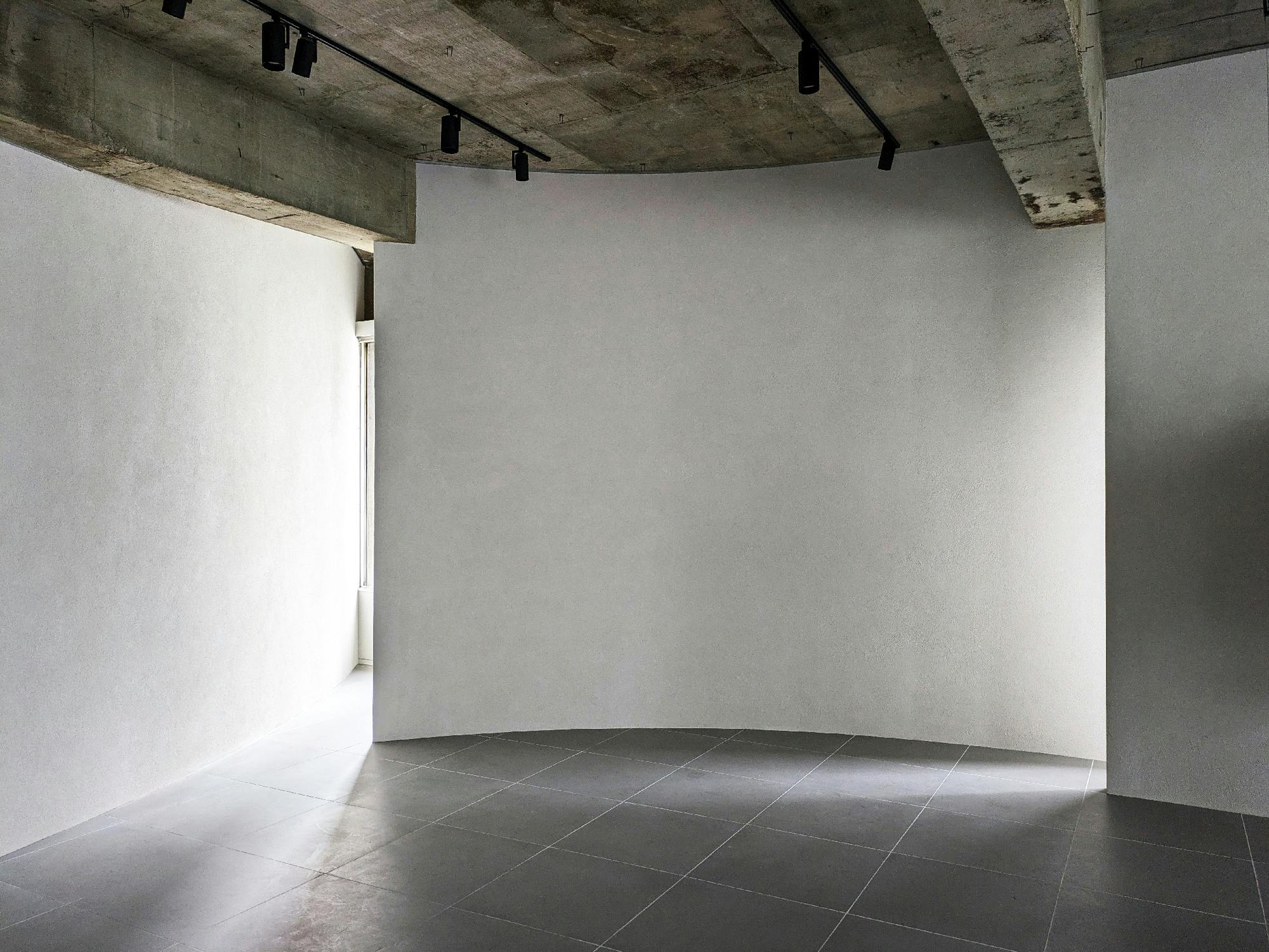 【栄駅10分】ポップアップストアや展示会に最適なグレーを基調とした100㎡以上あるレンタルスペース