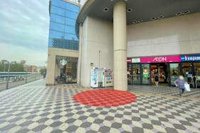 【イオン金沢八景ショッピングセンター】キッチンカーでの出店に最適なショッピングセンター敷地内の住宅街側にある屋外スペース