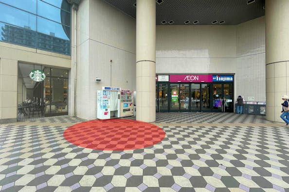【イオン金沢八景ショッピングセンター】キッチンカーでの出店に最適なショッピングセンター敷地内の住宅街側にある屋外スペース