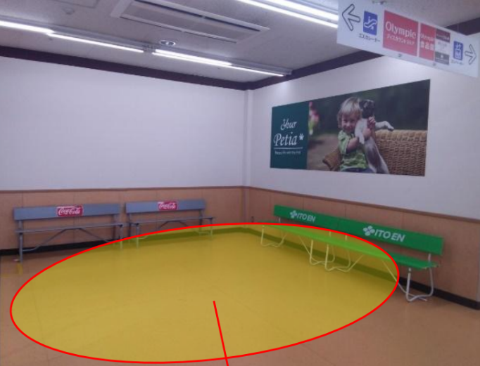 【オリンピック東川口店】プロモーションに最適な1F上りエスカレーター脇スペース