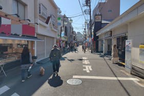 【平間駅 改札正面】駅からの人流が見える路面スペース|プロモーションやポップアップに最適