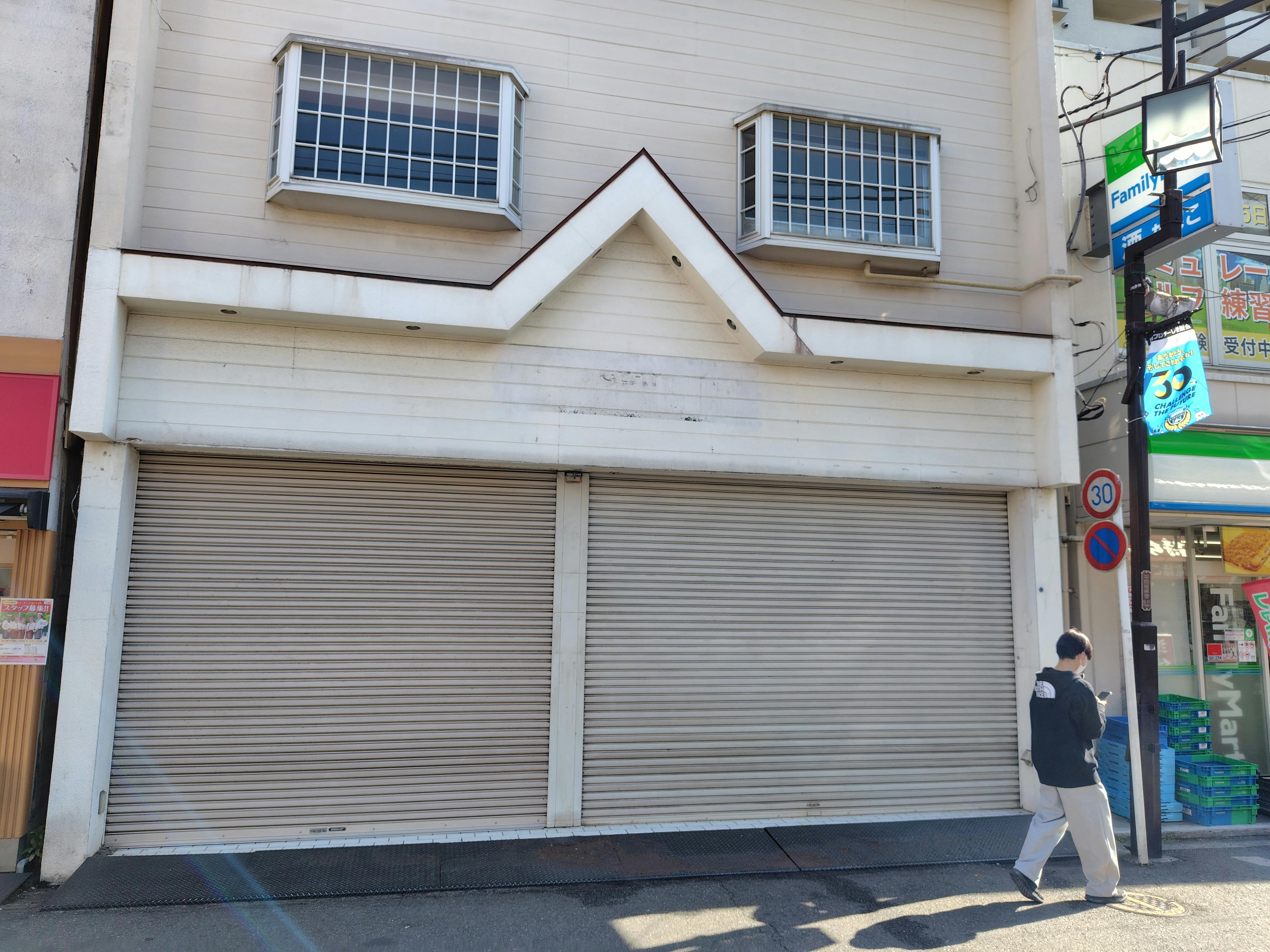 【平間駅 改札正面】駅からの人流が見える路面スペース｜プロモーションやポップアップに最適