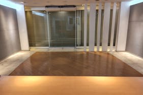 【平間駅 改札正面】駅からの人流が見える路面スペース|プロモーションやポップアップに最適